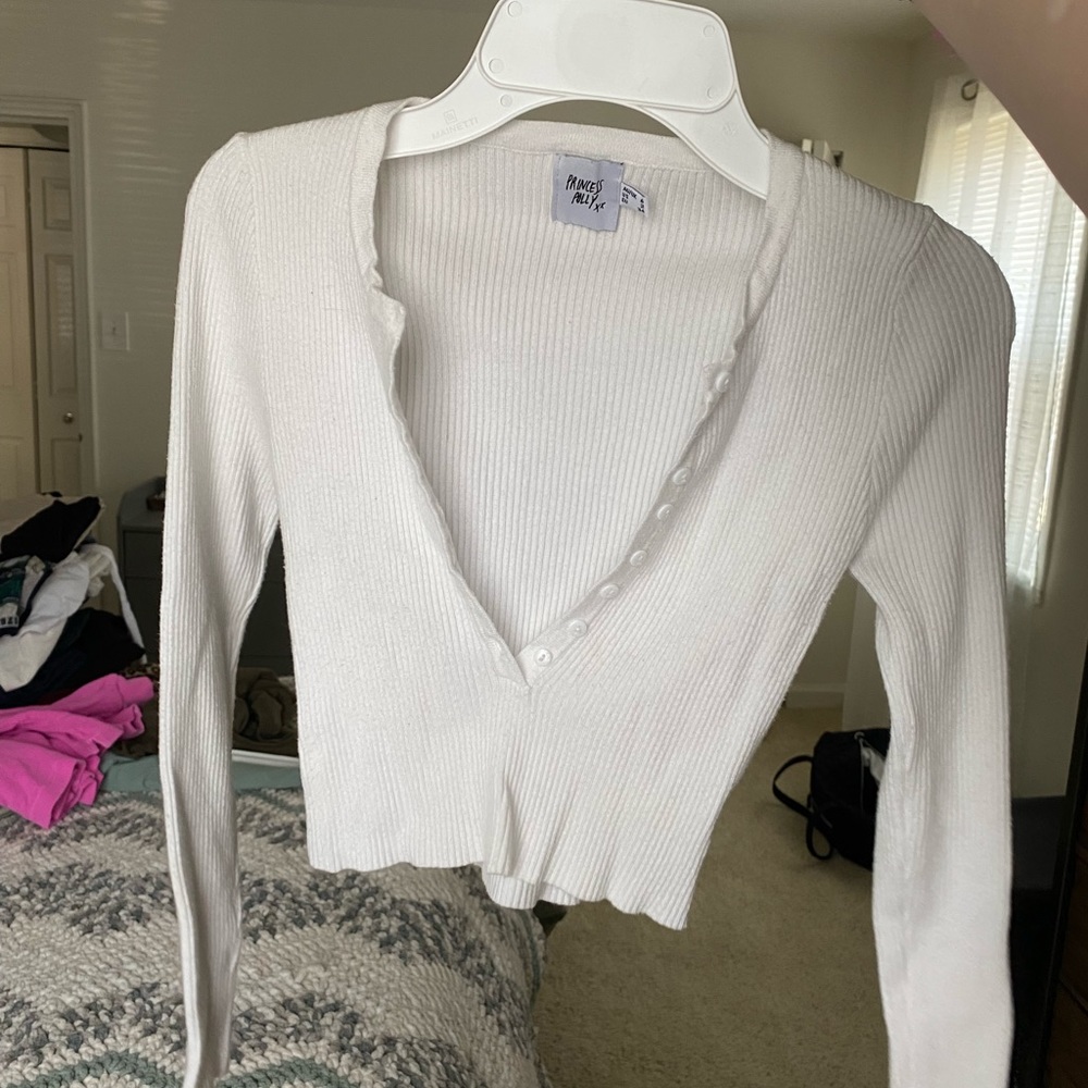 White ribbed long sleeve crop top